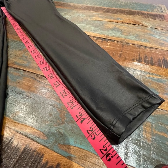 TORRID Full Length Signature Waist Faux Leather Pocket Legging NWOT - Picture 14 of 16